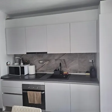 Amos Luxury Mamaia Nord Daire *